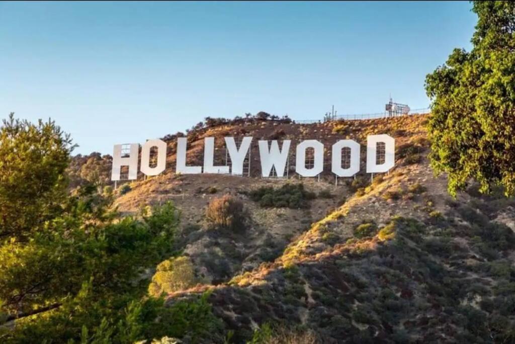Апартаменты Comfortable & Spacious 2Bdr - 2Bth For 4 Guests In Hollywood Лос-Анджелес Экстерьер фото